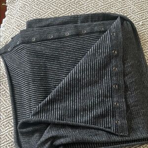 OG vinyasa Striped and reversible Black and Gray Blanket scarf.